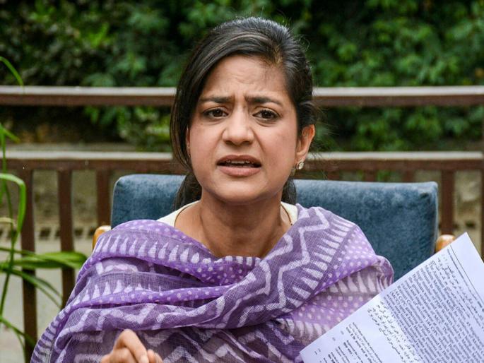 Hinduvta a disease: Iltija Mufti after children forced to chant 'Jai Shri Ram' | "हिंदुत्व एक आजार, लाखो भारतीय प्रभावित", इल्तिजा मुफ्ती यांचं वादग्रस्त विधान Hinduvta a disease: Iltija Mufti after children forced to chant 'Jai Shri Ram' | "हिंदुत्व एक आजार, लाखो भारतीय प्रभावित", इल्तिजा मुफ्ती यांचं वादग्रस्त विधान