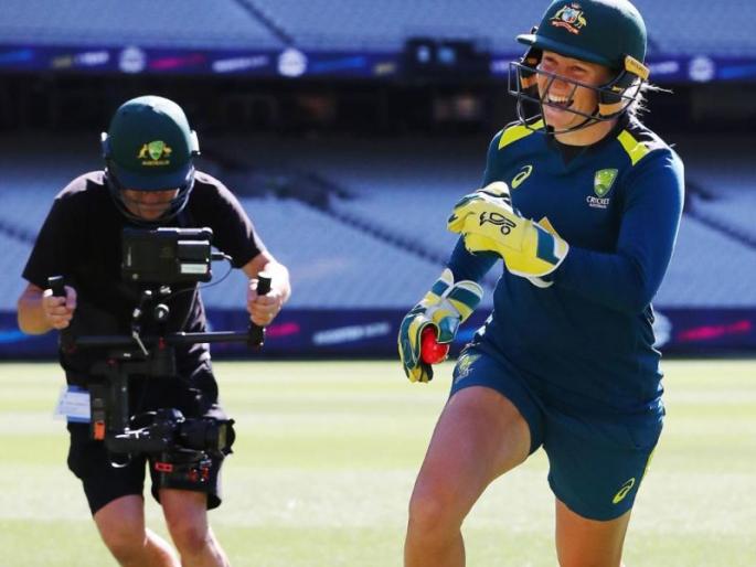 Alisa Hilley's highest catch world record | अ‍ॅलिसा हिलीचा सर्वात उंच झेलाचा विश्वविक्रम