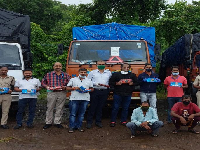 Gutka worth Rs 65 lakh seized in Bhiwandi | भिवंडीत 65 लाखांचा गुटखा जप्त , अन्न सुरक्षा विभागाची कारवाई Gutka worth Rs 65 lakh seized in Bhiwandi | भिवंडीत 65 लाखांचा गुटखा जप्त , अन्न सुरक्षा विभागाची कारवाई