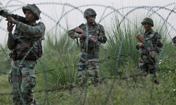 Pakistan's Armed Commandos infiltrated in Kutch? | पाकच्या सशस्त्र कमांडोंची कच्छमध्ये घुसखोरी? Pakistan's Armed Commandos infiltrated in Kutch? | पाकच्या सशस्त्र कमांडोंची कच्छमध्ये घुसखोरी?