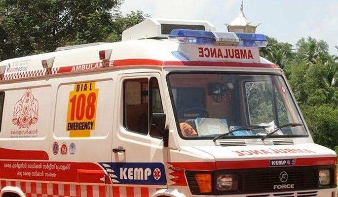 The ambulance of the health department became a lifeline | आरोग्य विभागांची रुग्णवाहिका ठरली जीवनदायिनी The ambulance of the health department became a lifeline | आरोग्य विभागांची रुग्णवाहिका ठरली जीवनदायिनी