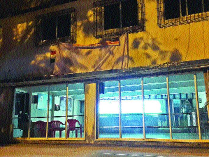 Grouping in Navi Mumbai Congress persists, two groups in the party | नवी मुंबई काँग्रेसमध्ये गटबाजी कायम, पक्षामध्ये दोन गट