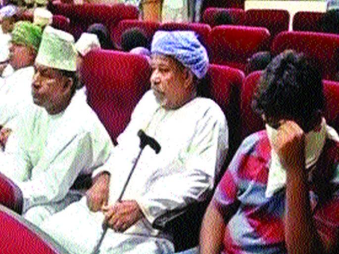 Eight Arab men held for roles in contract wedding with poor and minor girls in India | भारतातील गोरगरीब व अल्पवयीन मुलींशी कंत्राटी विवाह करणा-या रॅकेटमधील आठ अरब शेख अटकेत Eight Arab men held for roles in contract wedding with poor and minor girls in India | भारतातील गोरगरीब व अल्पवयीन मुलींशी कंत्राटी विवाह करणा-या रॅकेटमधील आठ अरब शेख अटकेत