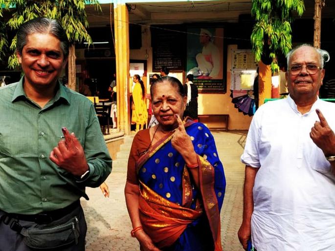 To win the right to vote, directly from San Francisco, in Nashik | मतदानाचा हक्क बजावण्यासाठी थेट सॅन फ्रान्सिस्कोहून नाशकात To win the right to vote, directly from San Francisco, in Nashik | मतदानाचा हक्क बजावण्यासाठी थेट सॅन फ्रान्सिस्कोहून नाशकात