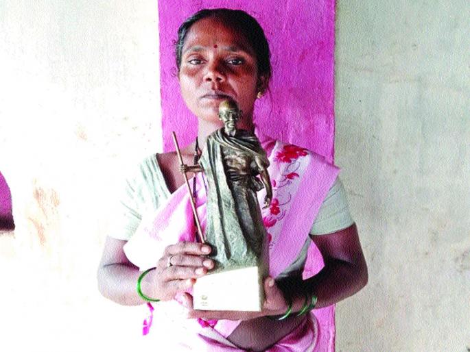 Wandering for the employment of a hygienist Sushila | स्वच्छतादूत सुशीलाची रोजगारासाठी भटकंती