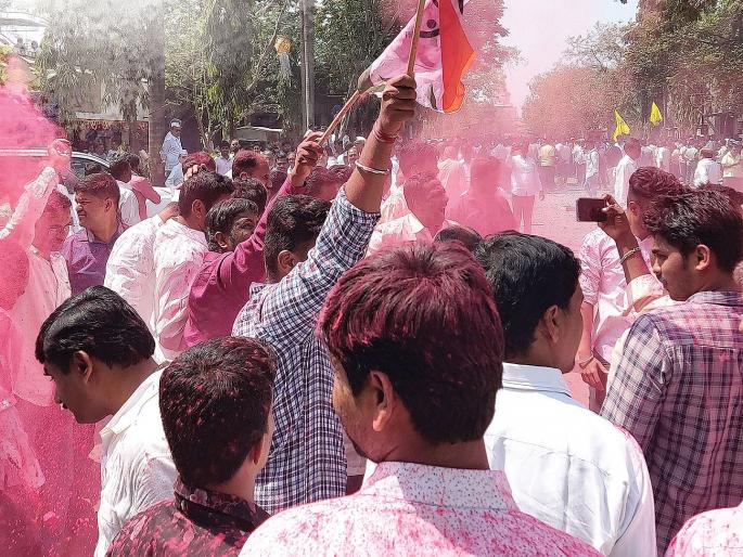 After six years, the Board of Directors exists at APMC | एपीएमसीमध्ये सहा वर्षांनंतर संचालक मंडळ अस्तित्वात After six years, the Board of Directors exists at APMC | एपीएमसीमध्ये सहा वर्षांनंतर संचालक मंडळ अस्तित्वात