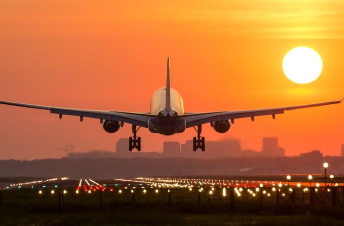 Students in Russia now coming back to India | रशियातील विद्यार्थ्यांचा मायदेशी परतण्याचा मार्ग सुकर