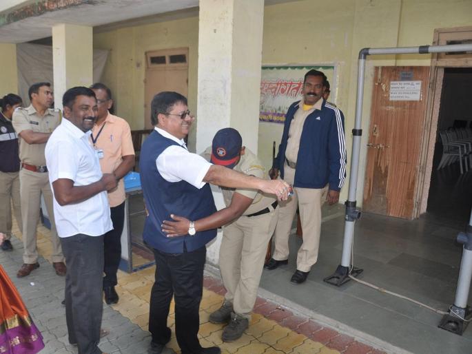 100% voting for Legislative Council in Yavatmal | यवतमाळात विधान परिषदेसाठी 100 टक्के मतदान; चतुर्वेदी अन् बाजोरियांचं भविष्य मतपेटीत बंद 100% voting for Legislative Council in Yavatmal | यवतमाळात विधान परिषदेसाठी 100 टक्के मतदान; चतुर्वेदी अन् बाजोरियांचं भविष्य मतपेटीत बंद