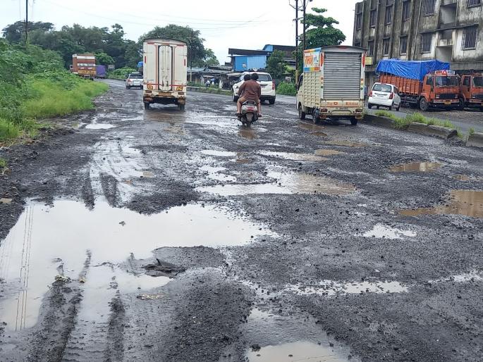 Mankoli Chinchoti Road in Bhiwandi | भिवंडीतील मानकोली चिंचोटी रस्त्याची चाळण Mankoli Chinchoti Road in Bhiwandi | भिवंडीतील मानकोली चिंचोटी रस्त्याची चाळण