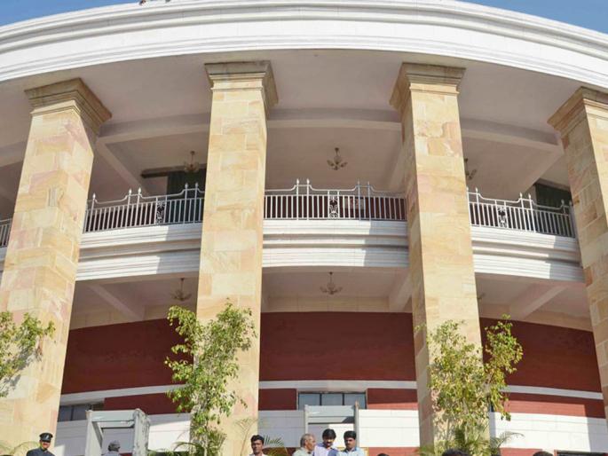 Promise gave In 1992, the facts were revealed in 2018 | आश्वासन दिले १९९३ मध्ये, तथ्य उघडकीस आले २०१८ मध्ये Promise gave In 1992, the facts were revealed in 2018 | आश्वासन दिले १९९३ मध्ये, तथ्य उघडकीस आले २०१८ मध्ये