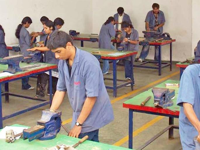 93 thousand admissions in ITI, more than 50 thousand vacancies | आयटीआयमध्ये 93 हजार प्रवेश, 50 हजारांहून अधिक जागा रिक्त 93 thousand admissions in ITI, more than 50 thousand vacancies | आयटीआयमध्ये 93 हजार प्रवेश, 50 हजारांहून अधिक जागा रिक्त