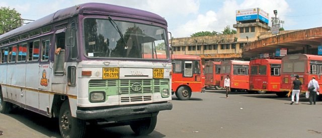 Salaries of ST employees stagnant; Rent, children's education also stopped! | एसटी कर्मचाऱ्यांचे वेतन रखडले; घरभाडे, मुलांचे शिक्षणही थांबले !