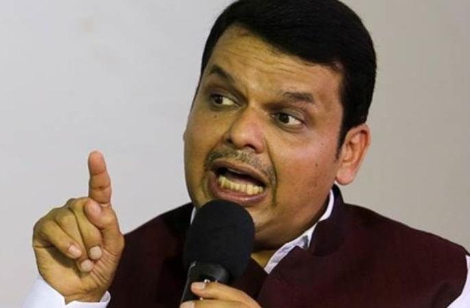 If there is an attack, we will report it first; But if action is not taken, it will not be released, Devendra Fadanavis | हल्ले झाले तर अगोदर तक्रारच करू; पण कारवाई झाली नाही तर सोडणारही नाही If there is an attack, we will report it first; But if action is not taken, it will not be released, Devendra Fadanavis | हल्ले झाले तर अगोदर तक्रारच करू; पण कारवाई झाली नाही तर सोडणारही नाही