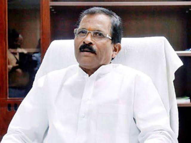 Union AYUSH Minister Shripad Naik, who has recovered from Covid, will return to his office on Monday | कोविडच्या आजारातून उठलेले केंद्रीय आयुषमंत्री श्रीपाद नाईक सोमवारी दिल्लीत कार्यालयात रुजू होणार Union AYUSH Minister Shripad Naik, who has recovered from Covid, will return to his office on Monday | कोविडच्या आजारातून उठलेले केंद्रीय आयुषमंत्री श्रीपाद नाईक सोमवारी दिल्लीत कार्यालयात रुजू होणार
