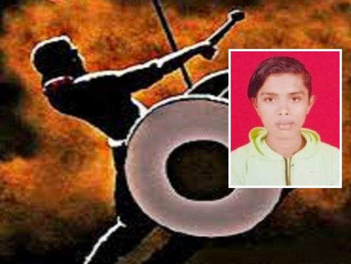 Practiced drums late in the team; After returning home, the young man hanged himself | तरुणाने मंडळाच्या पथकात रात्री उशिरापर्यंत ढोलचा सराव केला; घरी परतल्यानंतर घेतला गळफास Practiced drums late in the team; After returning home, the young man hanged himself | तरुणाने मंडळाच्या पथकात रात्री उशिरापर्यंत ढोलचा सराव केला; घरी परतल्यानंतर घेतला गळफास