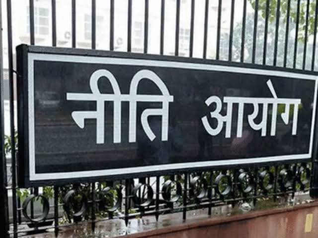 NITI aayog effort not on time | नीति आयोगाची अवेळी उठाठेव! NITI aayog effort not on time | नीति आयोगाची अवेळी उठाठेव!