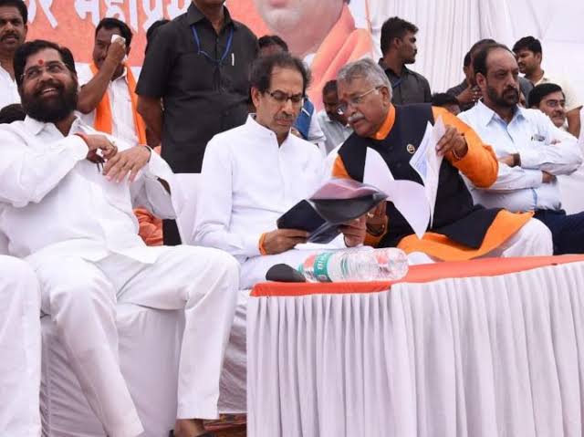 Do not cut down trees for the Balasaheb Thackeray Smarak in Aurangabad; Order by Chief Minister Uddhav Thackeray | औरंगाबाद येथील बाळासाहेबांच्या स्मारकासाठी झाडे कापू नका; मुख्यमंत्री उद्धव ठाकरेंचे आदेश Do not cut down trees for the Balasaheb Thackeray Smarak in Aurangabad; Order by Chief Minister Uddhav Thackeray | औरंगाबाद येथील बाळासाहेबांच्या स्मारकासाठी झाडे कापू नका; मुख्यमंत्री उद्धव ठाकरेंचे आदेश