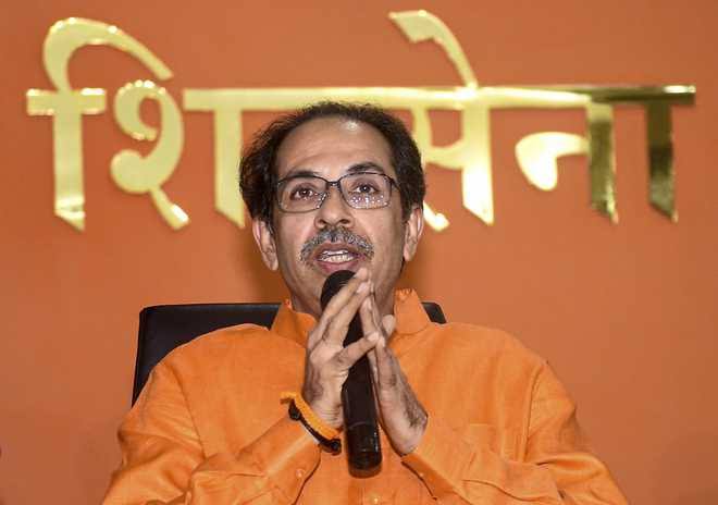 Maharashtra Election 2019: 'Matoshree' focus on Shiv Sena MLA's movements; This is the responsibility given to every Shiv Sena | शिवसेना आमदारांच्या हालचालींवर 'मातोश्री'चं लक्ष; प्रत्येक शिवसैनिकाला दिली 'ही' जबाबदारी Maharashtra Election 2019: 'Matoshree' focus on Shiv Sena MLA's movements; This is the responsibility given to every Shiv Sena | शिवसेना आमदारांच्या हालचालींवर 'मातोश्री'चं लक्ष; प्रत्येक शिवसैनिकाला दिली 'ही' जबाबदारी