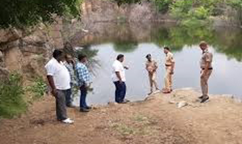 There is no Ganesha immersion in the Hipparga lake; Devotees urged to be careful | हिप्परगा तलावात गणेश विसर्जन नाही; भाविकांनी काळजी घेण्याचे केले आवाहन There is no Ganesha immersion in the Hipparga lake; Devotees urged to be careful | हिप्परगा तलावात गणेश विसर्जन नाही; भाविकांनी काळजी घेण्याचे केले आवाहन