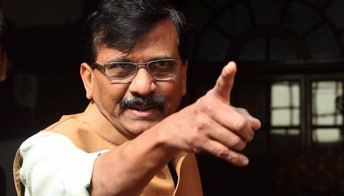 Maharashtra Election 2019: We will succeed! Sanjay Raut shows Shiv Sena a ray of hope from the hospital | हम होंगे कामयाब! रुग्णालयातून संजय राऊतांनी शिवसेनेला दाखविला सत्तेसाठी आशेचा किरण  Maharashtra Election 2019: We will succeed! Sanjay Raut shows Shiv Sena a ray of hope from the hospital | हम होंगे कामयाब! रुग्णालयातून संजय राऊतांनी शिवसेनेला दाखविला सत्तेसाठी आशेचा किरण