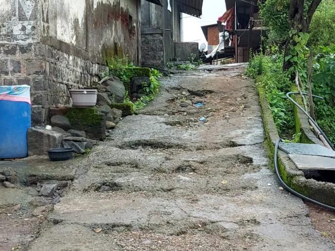 No Sarpanch for 25 years; Pahare in Bhiwandi hinders the rural development work of the village | 25 वर्षांपासून सरपंच नाही; भिवंडीतील पहारे गावच्या ग्रामविकासकामांना खीळ No Sarpanch for 25 years; Pahare in Bhiwandi hinders the rural development work of the village | 25 वर्षांपासून सरपंच नाही; भिवंडीतील पहारे गावच्या ग्रामविकासकामांना खीळ