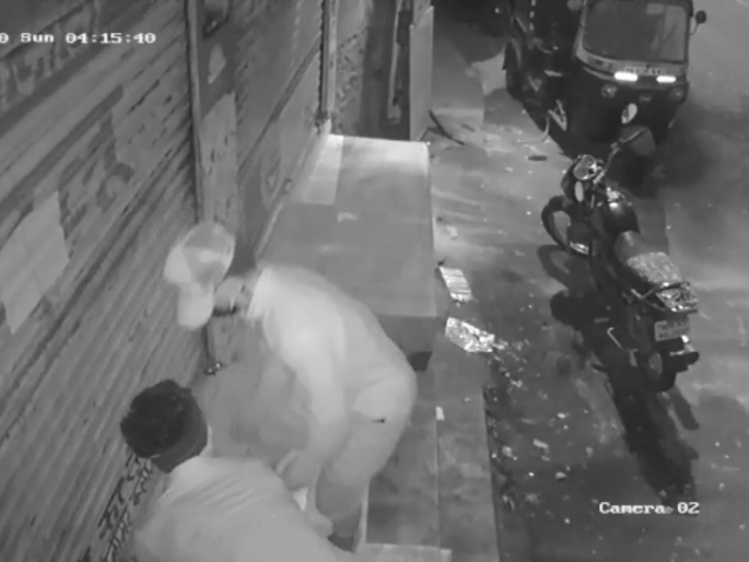 Coronavirus: Seven robberies in one night at Ghansoli Navi Mumbai | Coronavirus: घणसोलीत लॉकडाऊन चोरट्यांच्या पथ्यावर; एकाच रात्रीत सात ठिकाणी चोरी Coronavirus: Seven robberies in one night at Ghansoli Navi Mumbai | Coronavirus: घणसोलीत लॉकडाऊन चोरट्यांच्या पथ्यावर; एकाच रात्रीत सात ठिकाणी चोरी