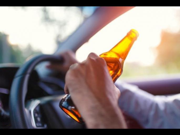 Man gets much drunk with a stranger and lost his own car and laptop with money in Delhi | दारूच्या नशेत इतका टल्ली झाला की, अनोळखी व्यक्तीला दिली कार अन् स्वत: मेट्रोने गेला घरी Man gets much drunk with a stranger and lost his own car and laptop with money in Delhi | दारूच्या नशेत इतका टल्ली झाला की, अनोळखी व्यक्तीला दिली कार अन् स्वत: मेट्रोने गेला घरी