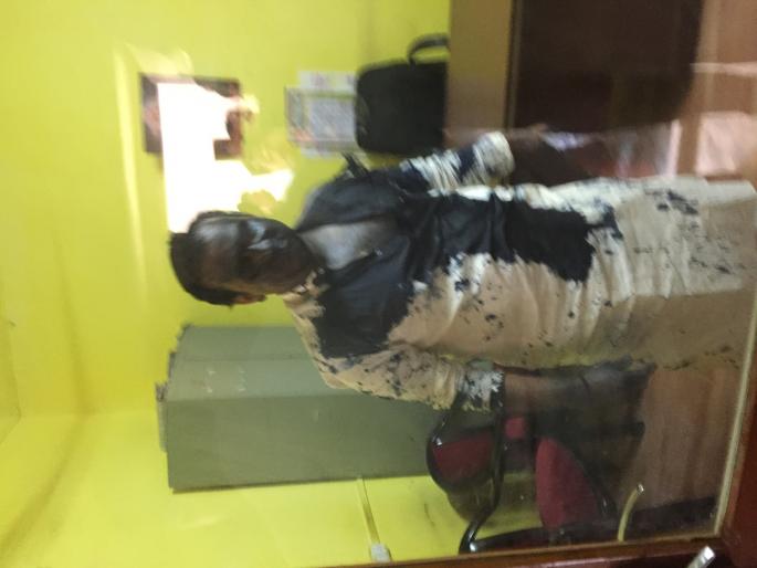 Ink 'attack' on Vaizapur market committee chairman | वैजापूर बाजार समितीच्या सभापतींवर शाई ‘हल्ला’ Ink 'attack' on Vaizapur market committee chairman | वैजापूर बाजार समितीच्या सभापतींवर शाई ‘हल्ला’