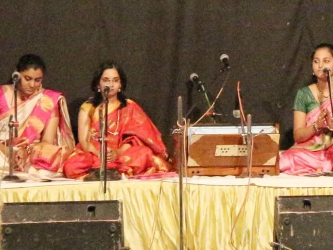 Kolhapur: Reminiscent of Rajinetaai from 'Amritrajani' | कोल्हापूर : ‘अमृतरजनी'तून रजनीताईंच्या आठवणींना उजाळा Kolhapur: Reminiscent of Rajinetaai from 'Amritrajani' | कोल्हापूर : ‘अमृतरजनी'तून रजनीताईंच्या आठवणींना उजाळा