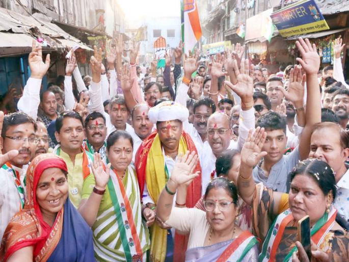 BJP brought Girish Bapat to campaign for vote politics Criticism of Ramesh Baguen | भाजपने मतांच्या राजकारणासाठी गिरीश बापटांना प्रचारात आणले; रमेश बागवेंची टीका BJP brought Girish Bapat to campaign for vote politics Criticism of Ramesh Baguen | भाजपने मतांच्या राजकारणासाठी गिरीश बापटांना प्रचारात आणले; रमेश बागवेंची टीका