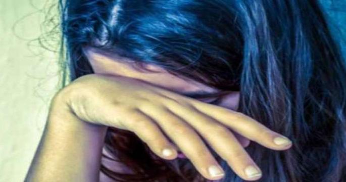 Repeated atrocities committed by step-uncle; Poison taken by a minor niece | सावत्र मामाने केला वारंवार अत्याचार; अल्पवयीन भाचीने घेतले विष