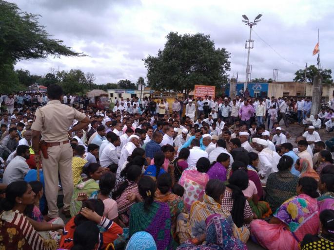 Rastaroko of Angry Birds of Lemonade | निंबोडीच्या संतप्त ग्रामस्थांचा रास्तारोको Rastaroko of Angry Birds of Lemonade | निंबोडीच्या संतप्त ग्रामस्थांचा रास्तारोको