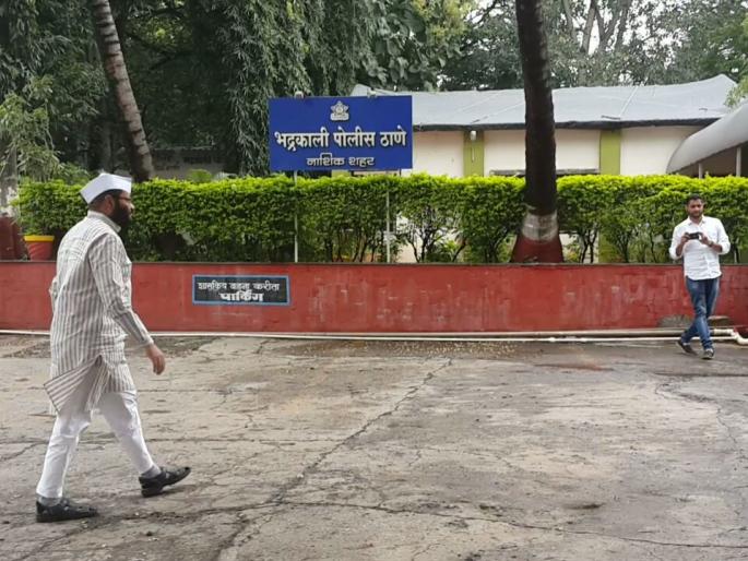 Corporator Gajanan Shelar finally surrenders to the police | नगरसेवक गजानन शेलार अखेर पोलिसांना शरण Corporator Gajanan Shelar finally surrenders to the police | नगरसेवक गजानन शेलार अखेर पोलिसांना शरण