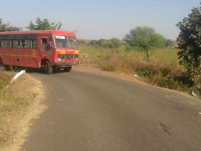 Washim: Widening of road accidents involving accidents and cramped road | वाशिम : अपघातग्रस्त पुलांचे व अरुंद वळण रस्त्याचे रुंदीकरण आवश्यक