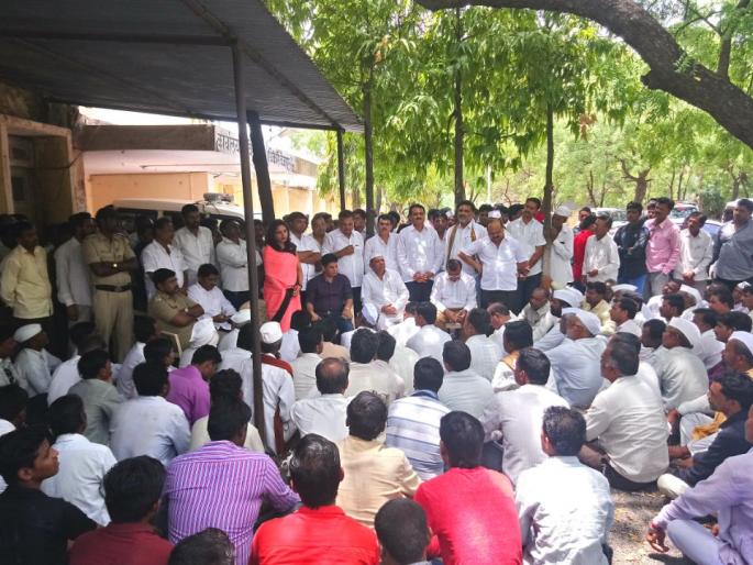 Eight people arrested on the death of thieves | चोरांच्या मृत्यूप्रकरणी आठ जणांना अटक  Eight people arrested on the death of thieves | चोरांच्या मृत्यूप्रकरणी आठ जणांना अटक