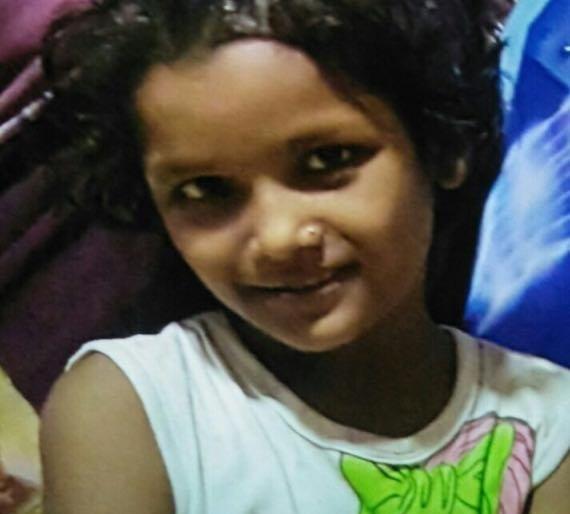 In the Jalgaon City, an eight-year-old girl was found dead in a granulated condition | जळगाव शहरात आठ वर्षीय बालिकेचा गोणपाटात अर्धनग्न मृतदेह आढळला