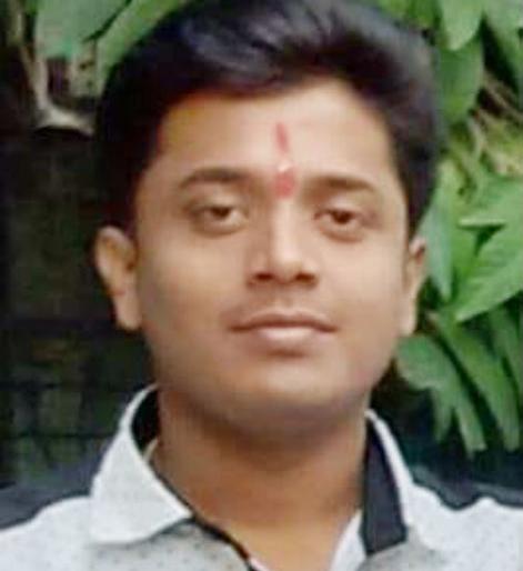 High school committed suicide in Loul | लऊळ येथे उच्चशिक्षीत तरूणाने केली आत्महत्या High school committed suicide in Loul | लऊळ येथे उच्चशिक्षीत तरूणाने केली आत्महत्या