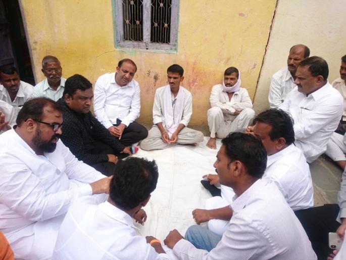 Kakasaheb's brother got a job at a distance of three kilometers. After the religious law | काकासाहेबाच्या भावाला दिली तीन किलोमिटर अंतरावर नोकरी; धार्मिक विधि झाल्यानंतर होणार रूजू Kakasaheb's brother got a job at a distance of three kilometers. After the religious law | काकासाहेबाच्या भावाला दिली तीन किलोमिटर अंतरावर नोकरी; धार्मिक विधि झाल्यानंतर होणार रूजू
