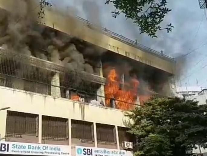 fire at tilak road apartment ; no casualty | टिळक राेडवरील तुळशी अपार्टमेंटला अाग ;जीवितहानी नाही fire at tilak road apartment ; no casualty | टिळक राेडवरील तुळशी अपार्टमेंटला अाग ;जीवितहानी नाही