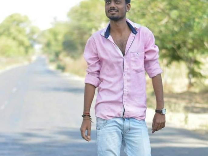 Child's suicide in the home of the family in Jalgaon | जळगावातील कुटूंब कुलदेवतेच्या दर्शनाला अन् घरात मुलाची आत्महत्या Child's suicide in the home of the family in Jalgaon | जळगावातील कुटूंब कुलदेवतेच्या दर्शनाला अन् घरात मुलाची आत्महत्या