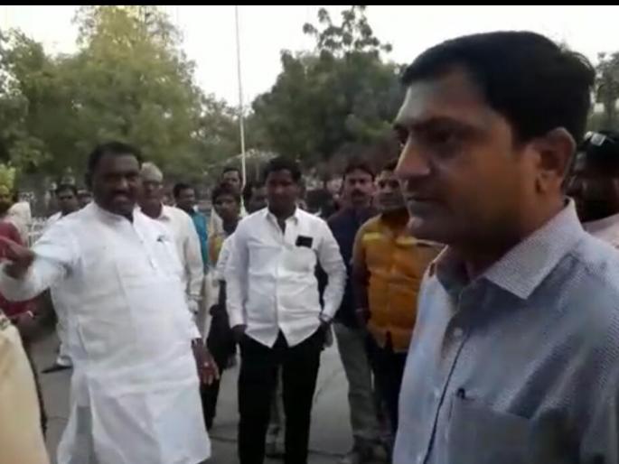 'Alarms in the mouth' found in the municipal premises: officials and people's representatives | महापालिकेच्या आवारात घडलं-बिघडलं : अधिकारी अन् लोकप्रतिनिधी यांच्या वादात सापडली ‘तोंडातील सुपारी’