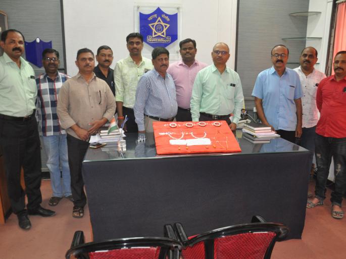 The exile is the only accused in the city of Samata | हद्दपार आरोपीनेच केली समता नगरातील घरफोडी The exile is the only accused in the city of Samata | हद्दपार आरोपीनेच केली समता नगरातील घरफोडी