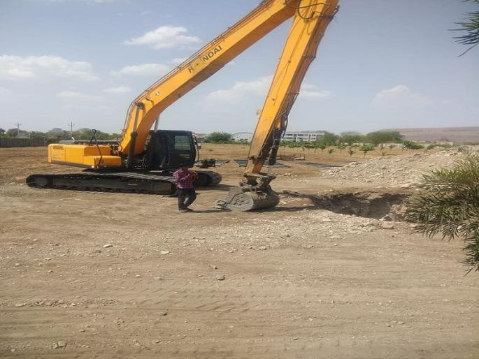 Stop the wells of Naigaon | नायगाव येथील विहिरीचे काम बंद करा Stop the wells of Naigaon | नायगाव येथील विहिरीचे काम बंद करा