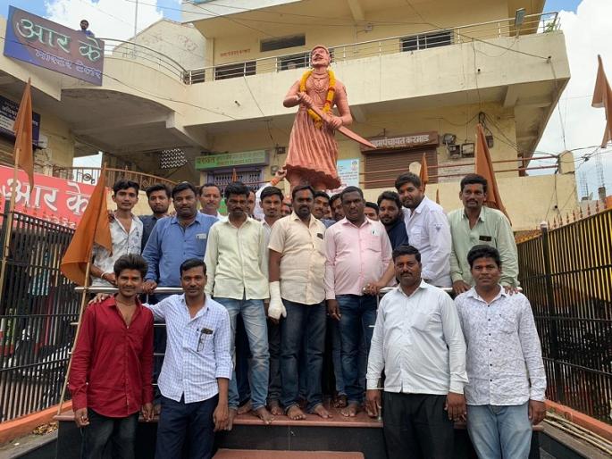 Welcome to Karamad's decision of reservation of Maratha community | मराठा समाज आरक्षणाच्या निर्णयाचे करमाडमध्ये स्वागत Welcome to Karamad's decision of reservation of Maratha community | मराठा समाज आरक्षणाच्या निर्णयाचे करमाडमध्ये स्वागत