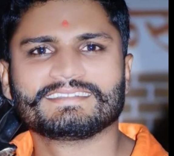 Youth killed in gang war in Vasmat; One seriously injured | वसमत येथे टोळीयुद्धातून तरुणाची हत्या; एकजण गंभीर जखमी Youth killed in gang war in Vasmat; One seriously injured | वसमत येथे टोळीयुद्धातून तरुणाची हत्या; एकजण गंभीर जखमी