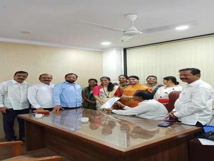 Out of nine, seven ward committee women are elected unopposed, elected unanimously by the ward committee chairman | नऊपैकी सात प्रभाग समिती महिलांच्या ताब्यात, प्रभाग समिती अध्यक्षांची बिनविरोध निवड Out of nine, seven ward committee women are elected unopposed, elected unanimously by the ward committee chairman | नऊपैकी सात प्रभाग समिती महिलांच्या ताब्यात, प्रभाग समिती अध्यक्षांची बिनविरोध निवड