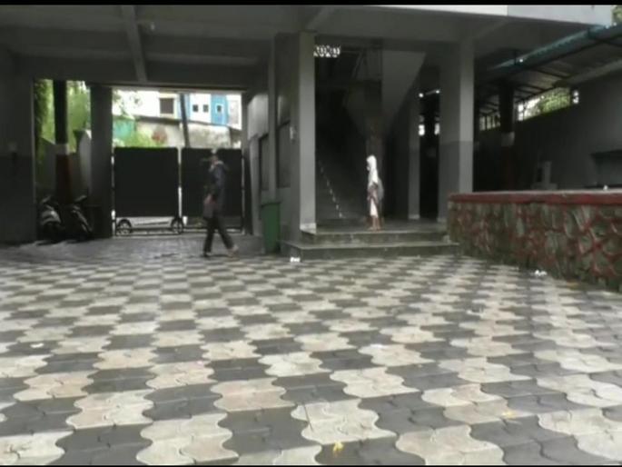 Suicide of 10th class jumping from fifth floor of school and had suicide | दहावीच्या विद्यार्थिनीची शाळेच्या पाचव्या मजल्यावरुन उडी मारुन आत्महत्या Suicide of 10th class jumping from fifth floor of school and had suicide | दहावीच्या विद्यार्थिनीची शाळेच्या पाचव्या मजल्यावरुन उडी मारुन आत्महत्या