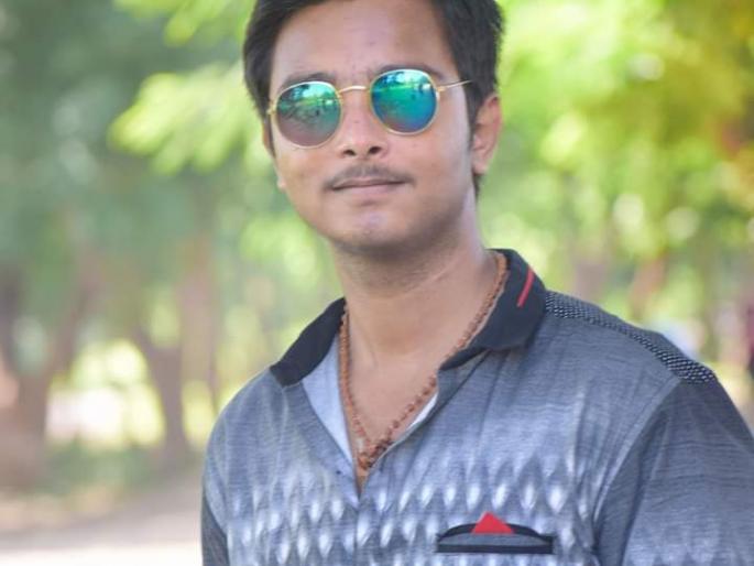 Electricity kills young girl in Jalgaon | जळगावात विजेचा धक्का लागून तरुणाचा मृत्यू Electricity kills young girl in Jalgaon | जळगावात विजेचा धक्का लागून तरुणाचा मृत्यू