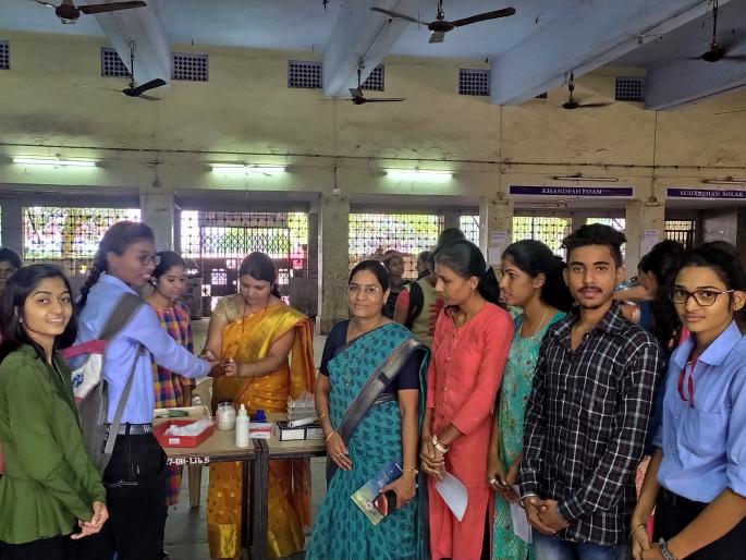 Hemoglobin examination of a hundred students | शंभर विद्यार्थिनींची हिमोग्लोबिन तपासणी Hemoglobin examination of a hundred students | शंभर विद्यार्थिनींची हिमोग्लोबिन तपासणी
