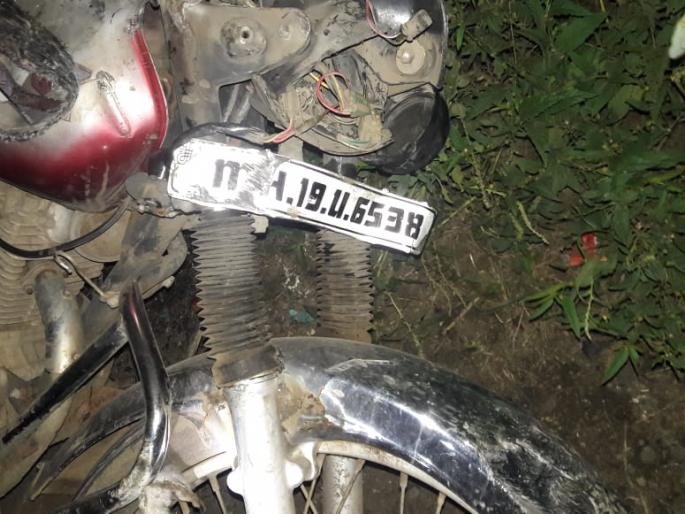 Jalgaon kills youth at 6am | जळगावात रात्री ११ वाजता कंटेनरच्या धडकेत तरुण ठार Jalgaon kills youth at 6am | जळगावात रात्री ११ वाजता कंटेनरच्या धडकेत तरुण ठार